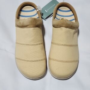 REVITALIGN Women's Marina Slip-On Slippers